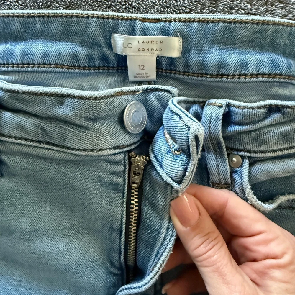 LC Lauren Conrad Light Blue Flare Jeans - Picture 4 of 5